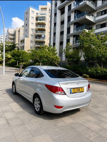 יונדאי אקסנט i25