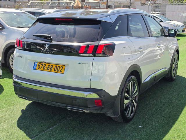 פיג'ו 3008