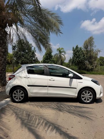 טויוטה יאריס