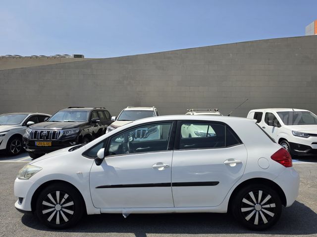 טויוטה אוריס