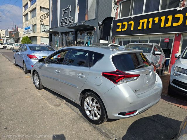 טויוטה אוריס