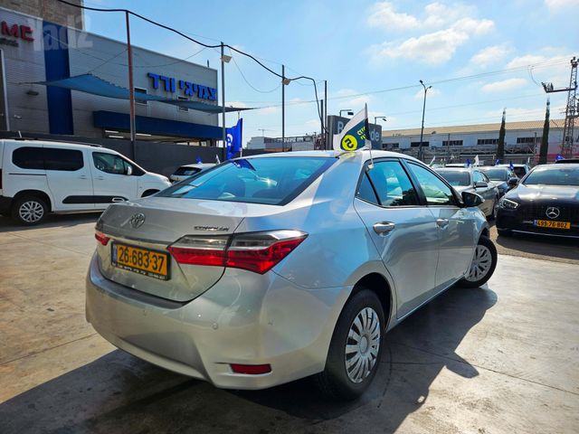 טויוטה קורולה