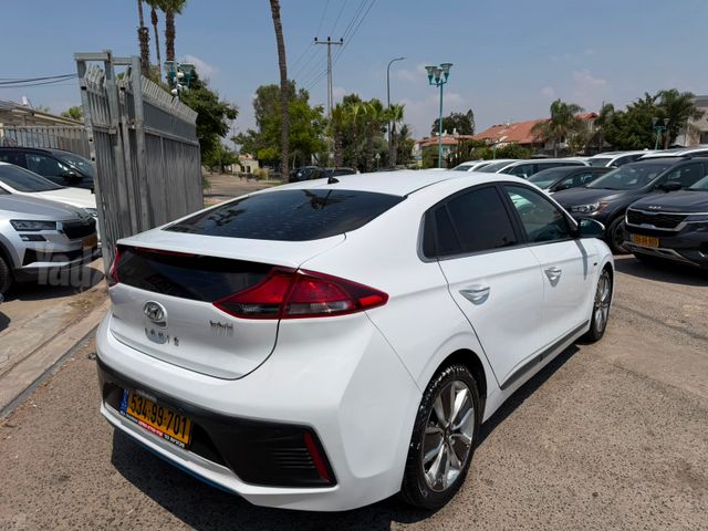 יונדאי איוניק