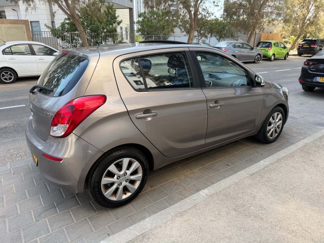 יונדאי i20