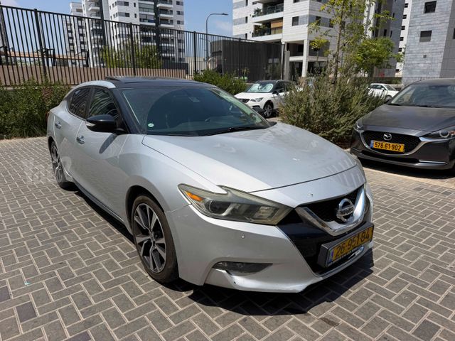 ניסאן מקסימה