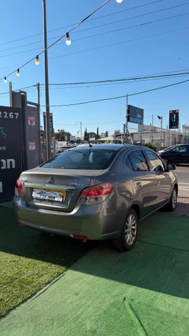 מיצובישי אטראז'