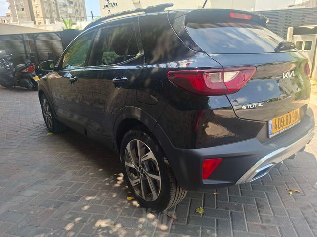 קיה סטוניק