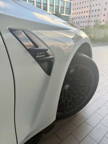 ב מ וו M3