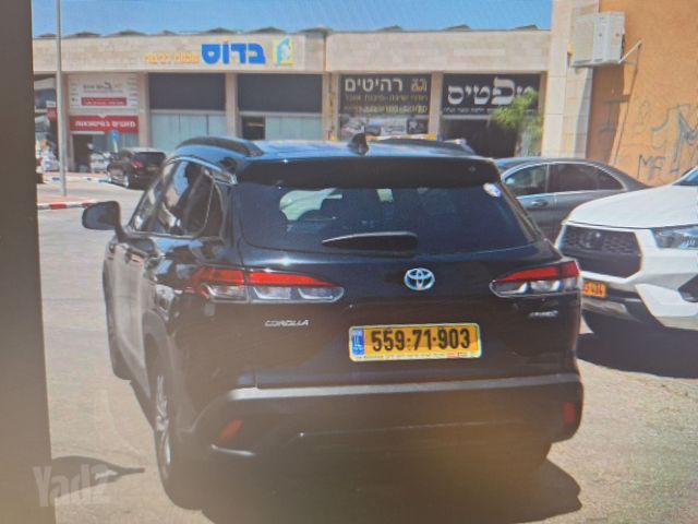 מודעת רכב טויוטה קורולה קרוס