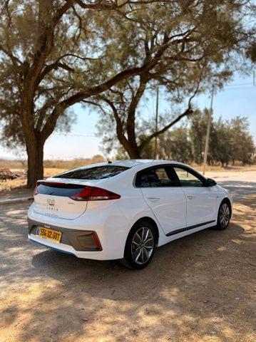 יונדאי איוניק