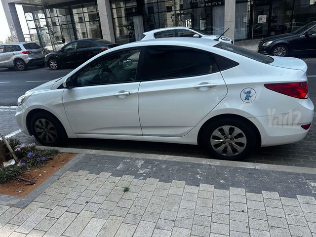 יונדאי אקסנט i25