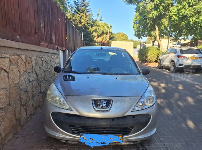 פיג'ו 206