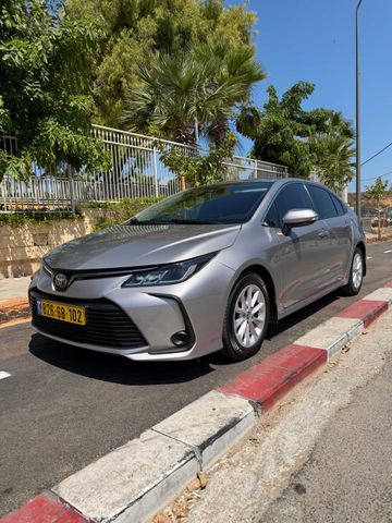 טויוטה קורולה