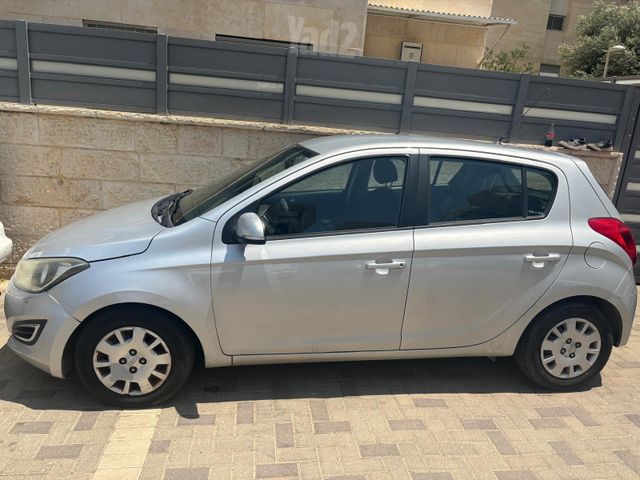 מודעת רכב יונדאי i20