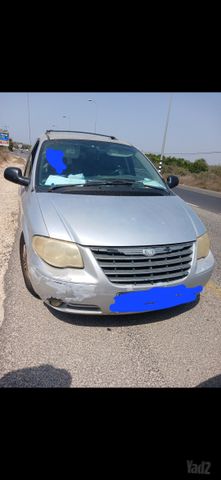 מודעת רכב קרייזלר טאון אנד קאנטרי