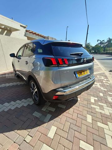 פיג'ו 3008