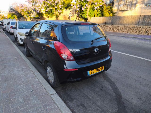 מודעת רכב יונדאי i20
