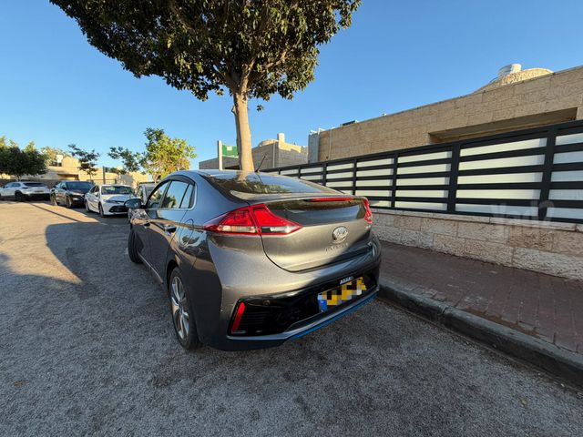 יונדאי איוניק