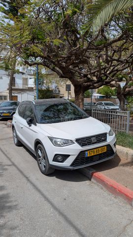 סיאט ארונה