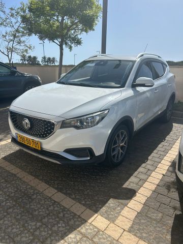 אם ג'י ZS
