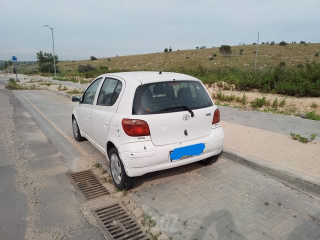 טויוטה יאריס