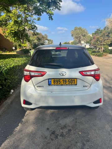 טויוטה יאריס