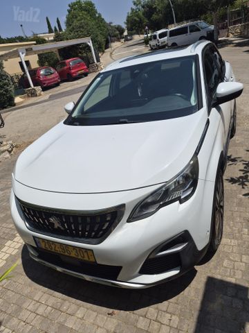 פיג'ו 3008