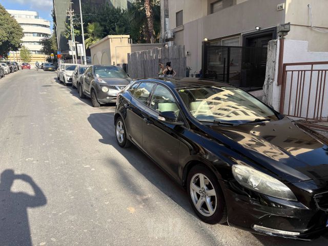 וולוו V40