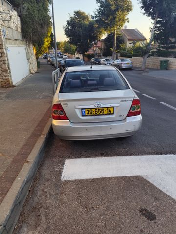 טויוטה קורולה