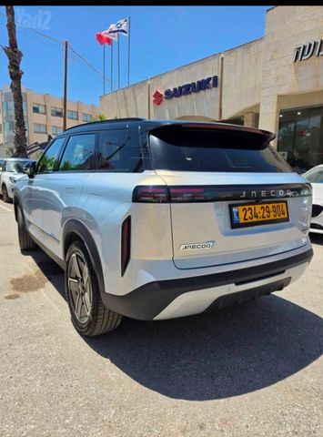 ג'אקו J7