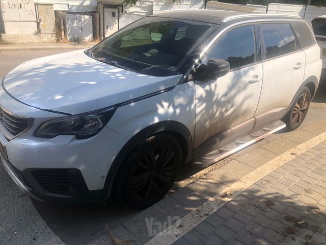פיג'ו 5008