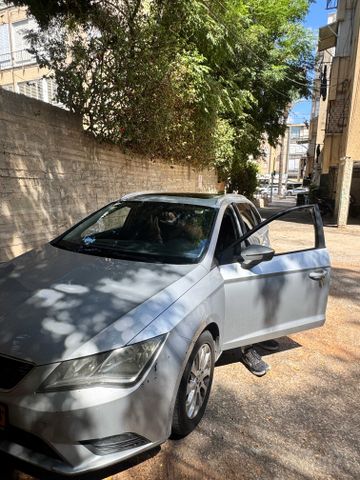 מודעת רכב סיאט לאון