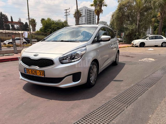 מודעת רכב קיה קארנס
