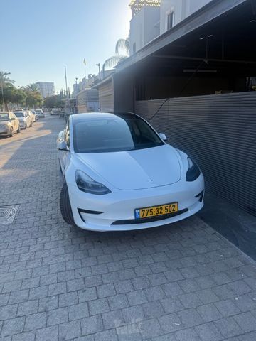 טסלה מודל 3
