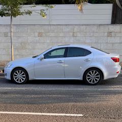 IS Premium 250 אוט׳ 2.5 (208 כ״ס)
