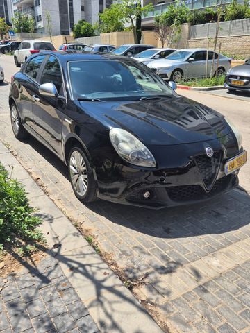 אלפא רומיאו ג'ולייטה