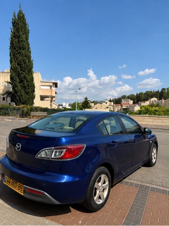 מודעת רכב מאזדה 3