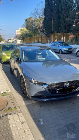 מודעת רכב מאזדה 3