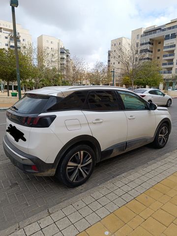 פיג'ו 3008