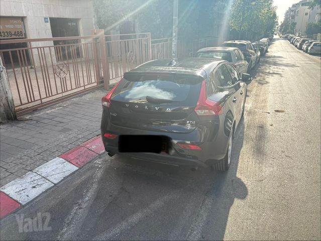 וולוו V40