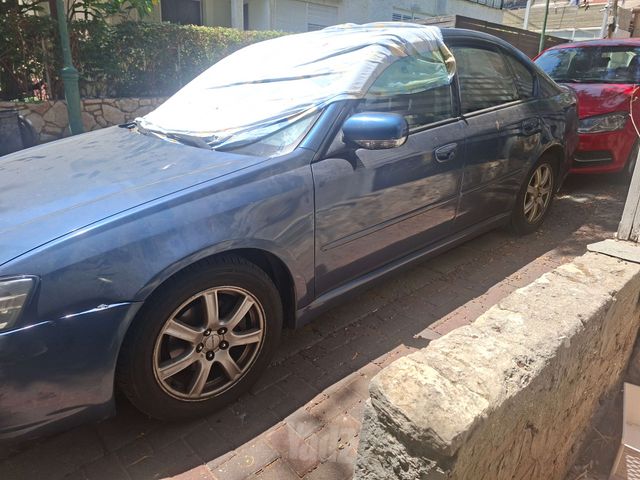 סובארו B4/לגאסי