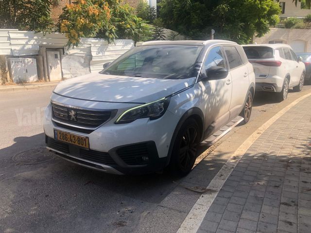 פיג'ו 5008