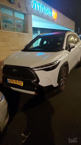 מודעת רכב טויוטה קורולה קרוס