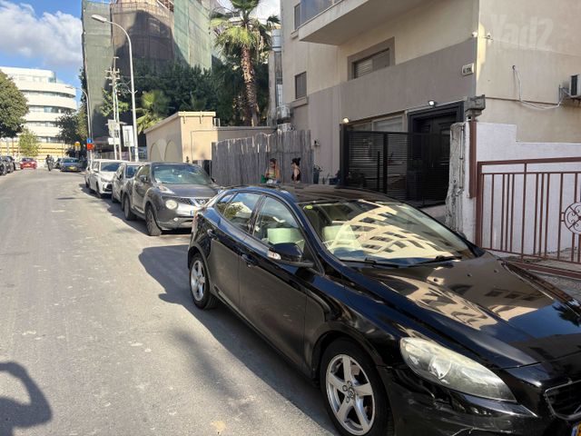 וולוו V40