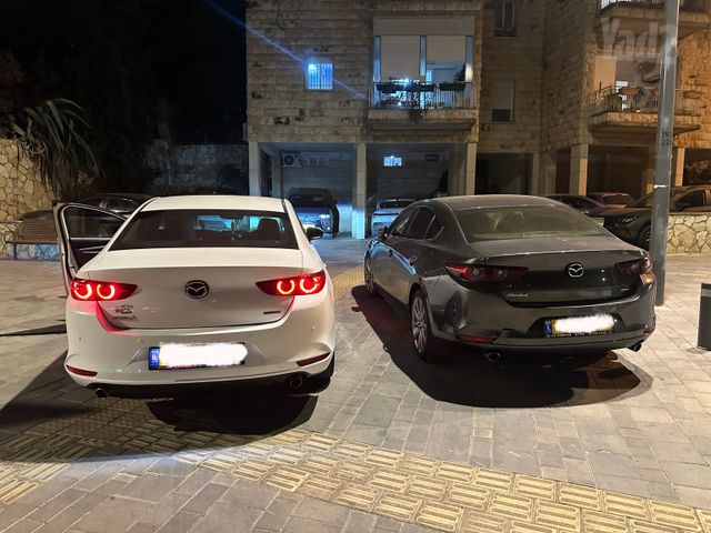מודעת רכב מאזדה 3