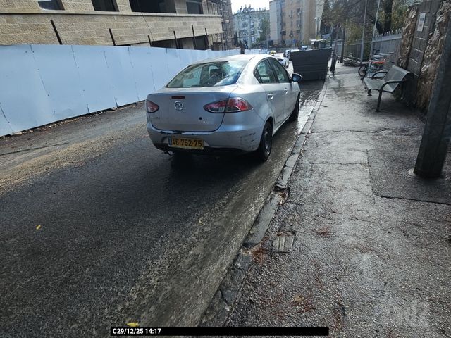 מודעת רכב מאזדה 2