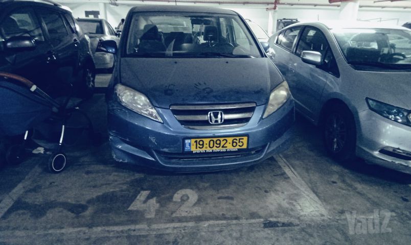 מודעת רכב הונדה FR-V