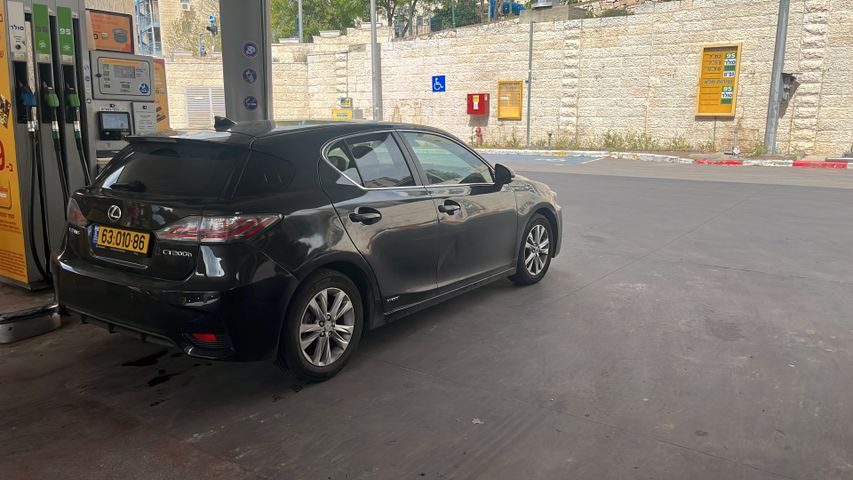 מודעת רכב לקסוס CT