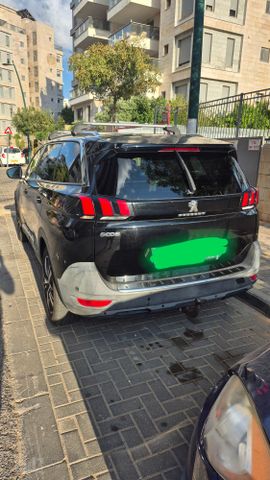 פיג'ו 5008