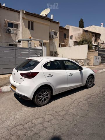 מודעת רכב מאזדה 2